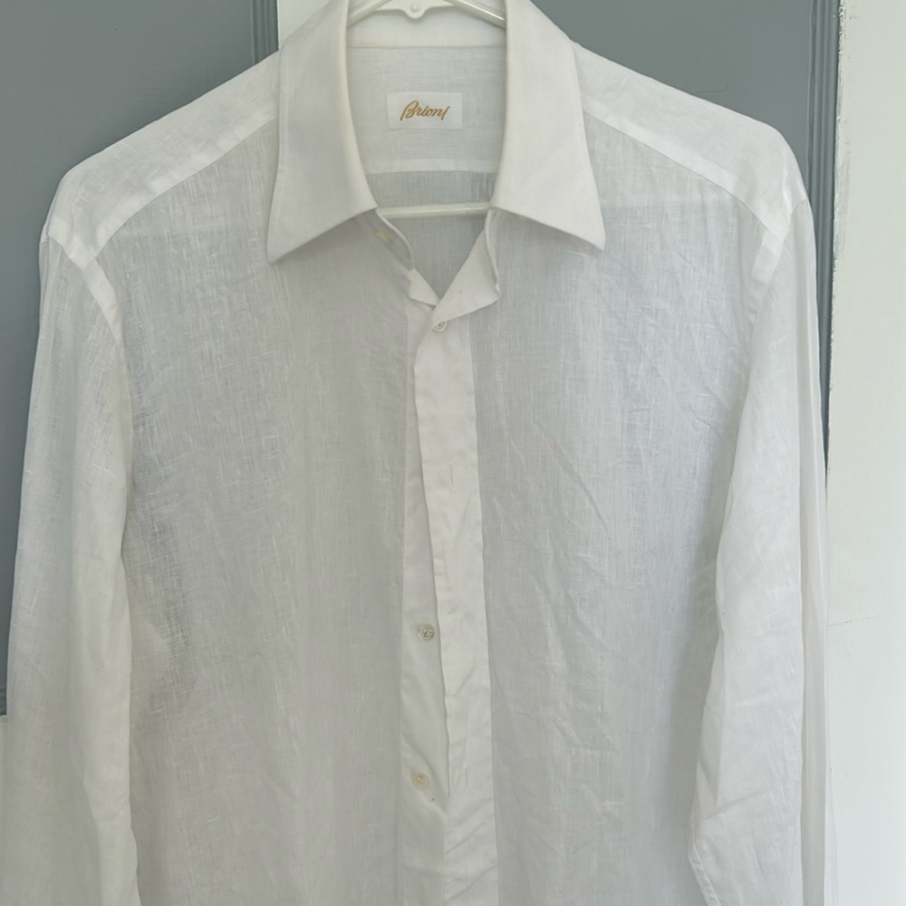 Brioni 100% linen long sleeve dress shirt.